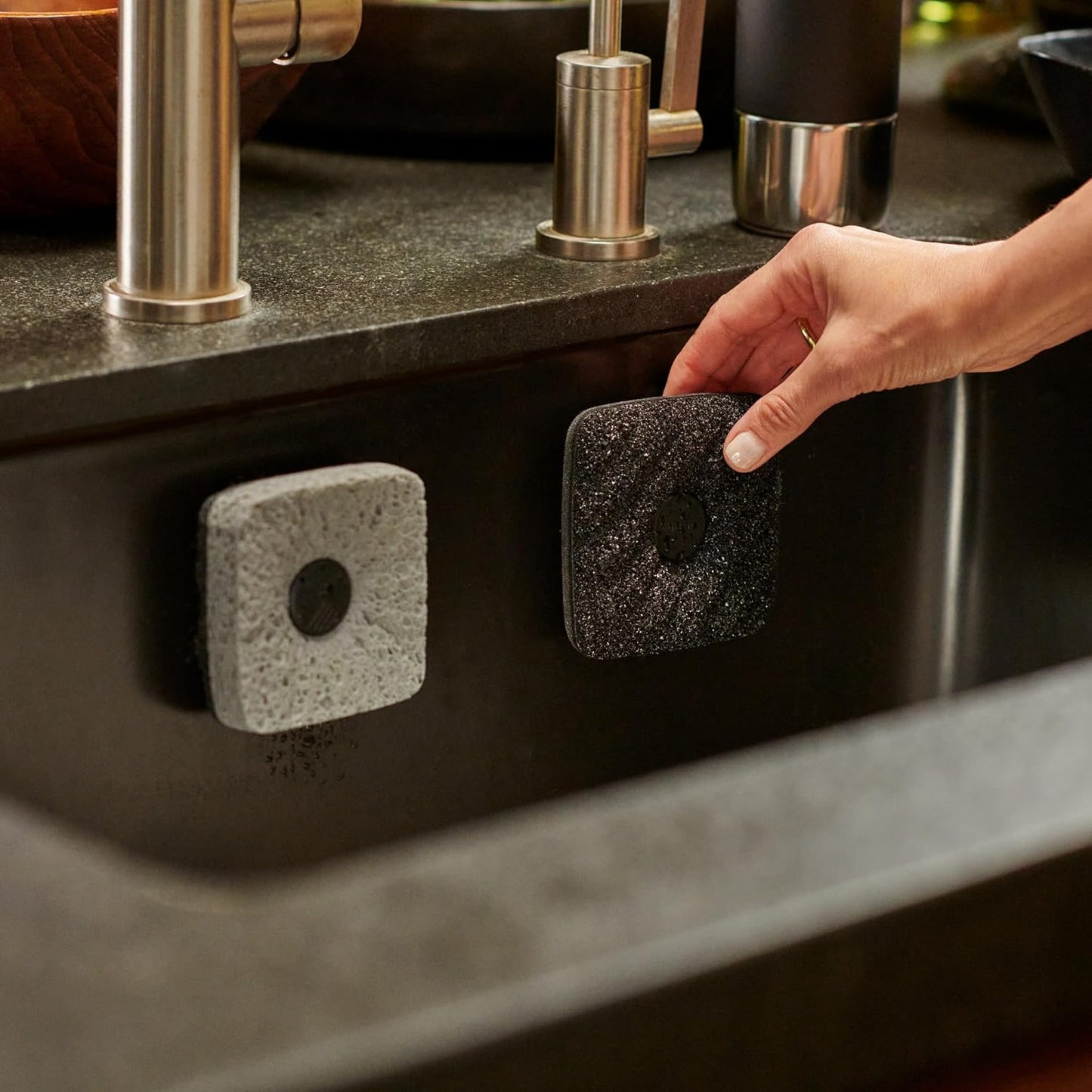 Magnetic Dish Scrubber Sponges with Sink Holder, Odor-Resistant Non-Scratch Cleaning Pads, 3 Pack, Black