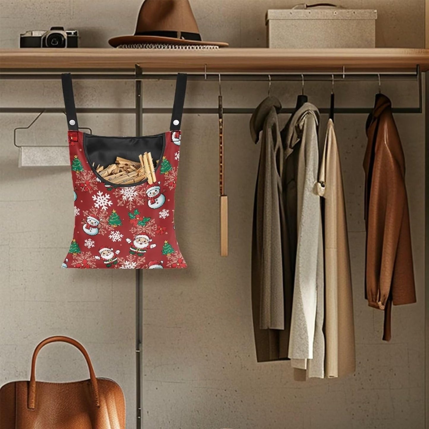 Christmas Theme Handy Clothespin Bags Maple Leaf Space-Saving Clothespin Storage Hanger Bag, Hanging Storage Organizer with Hanging Rope for Indoor and Outdoor Supply