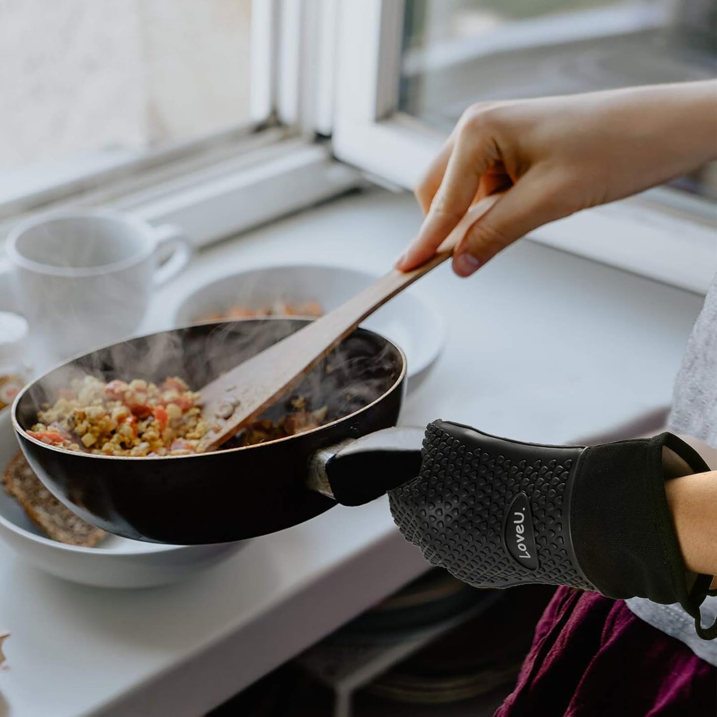 Kitchen Oven Gloves - Dual-Layer Heat Resistant Grilling Gloves, Silicone Oven Mitts with 5 Fingers, Waterproof Non-Slip Pot Holder for Barbecue, Cooking, Baking (Black Long)