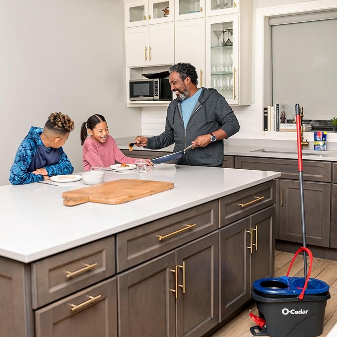 O-Cedar RinseClean Spin Mop & Bucket System + 2 Extra Mop Heads| Clean with Water | Removes 99% of Bacteria