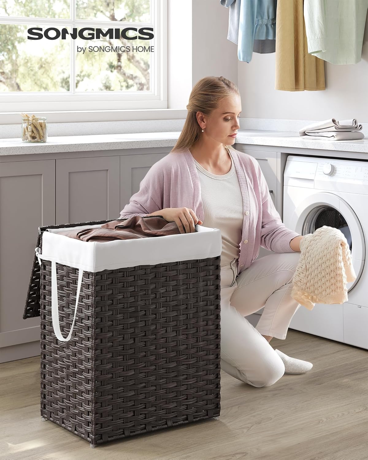 SONGMICS Laundry Hamper with Lid, 23.8 Gallon (90 L) Synthetic Rattan Clothes Laundry Basket with Lid and Handles, Foldable, Removable Liner, Chestnut Brown ULCB051K02